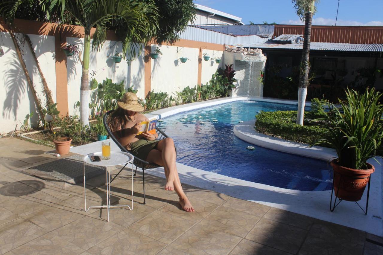 Berlor Airport Inn Rio Segundo Exterior photo