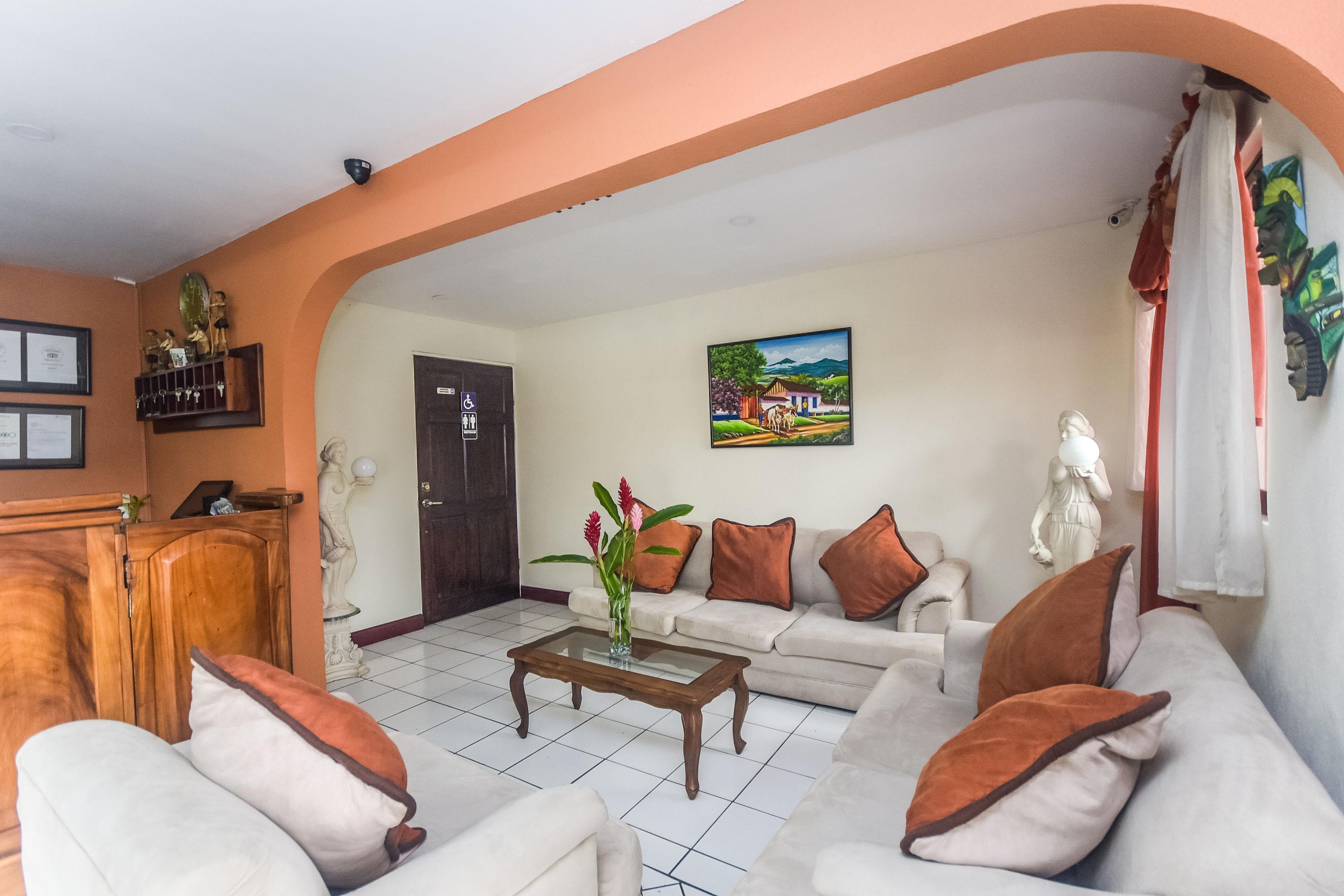 Berlor Airport Inn Rio Segundo Exterior photo