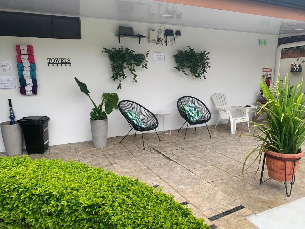 Berlor Airport Inn Rio Segundo Exterior photo