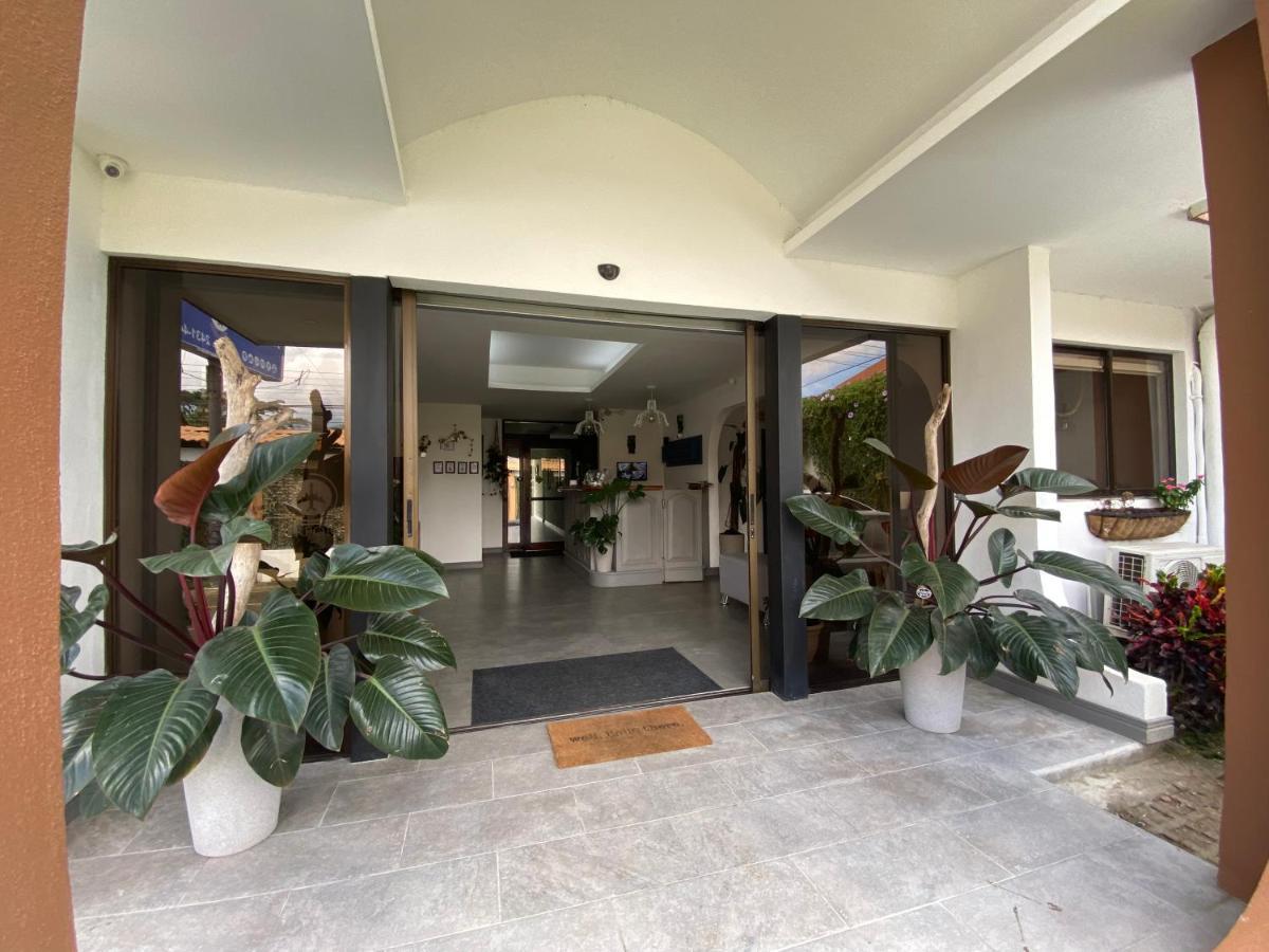 Berlor Airport Inn Rio Segundo Exterior photo