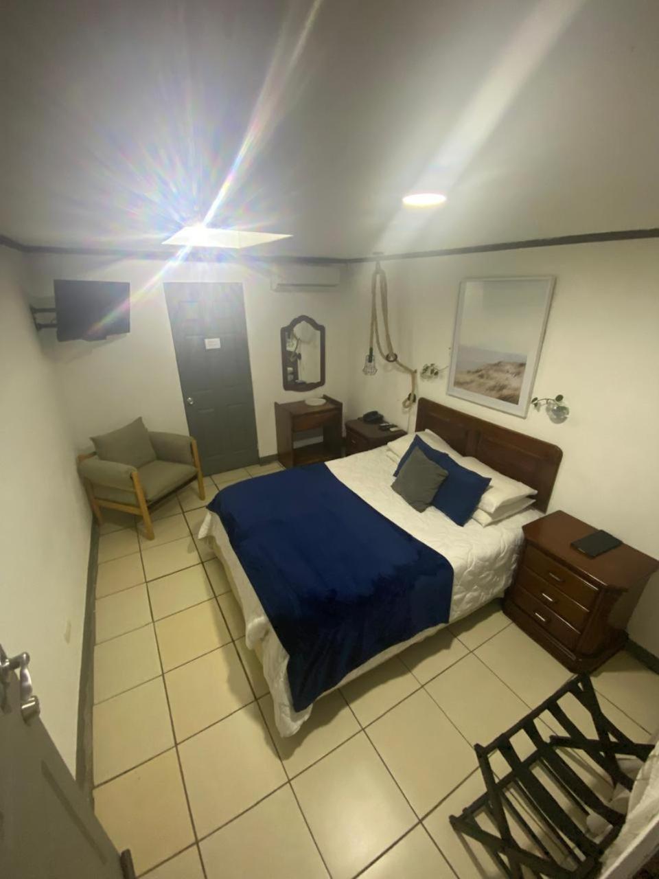 Berlor Airport Inn Rio Segundo Room photo